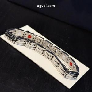 ブレスレットCHROME HEARTS超人気モデル入荷 ラグジュアリーな雰囲気 大胆なデザインスーパー コピー ブランド 通販