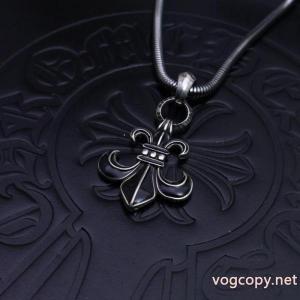 お洒落に魅せる 爽やかマルチ 合わせると明るい印象偽 ブランド ネックレスCHROME HEARTS.