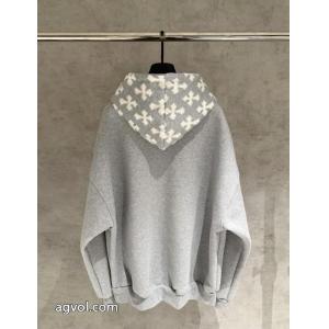 存在感を発揮する 多色使いが魅力の 正規品コートブランド フェイクCHROME HEARTS