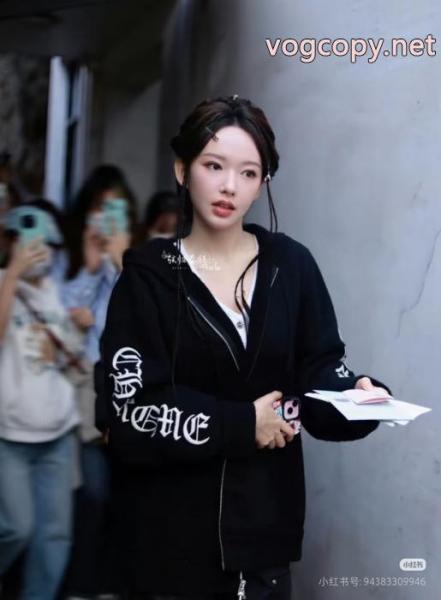 パーカーコート大人気コラボ商品 スタイルを綺麗に 新価格で登場 2025スーパーコピーCHROME HEARTS 5