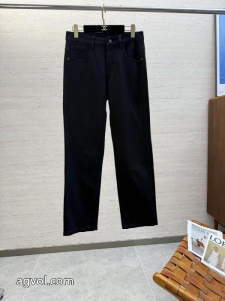 ジーンズ大人っぽく見せ新作 話題が沸騰中 機能的なアイテムブランド 偽物 通販CHROME HEARTS 3