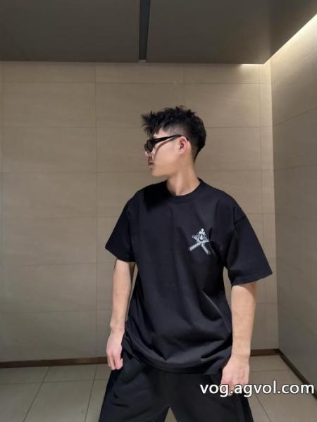 2026スーパーコピー暖かさに可愛さもプラス 着こなし自在 今年大流行CHROME HEARTS半袖Tシャツ 0