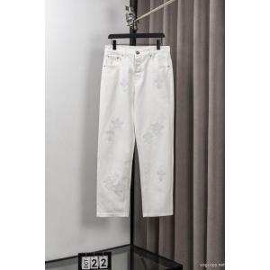 ジーパンブランド アクセサリー 激安海外限定モデル  2026年最新版 ロゴが印象的CHROME HEARTS